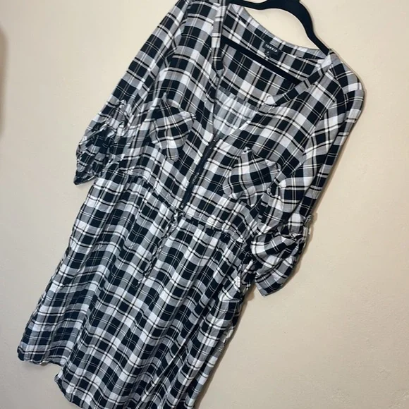 Torrid size 3 BLACK & IVORY PLAID CHALLIS ZIP FRONT DRAWSTRING SHIRT DRESS - Picture 6 of 11